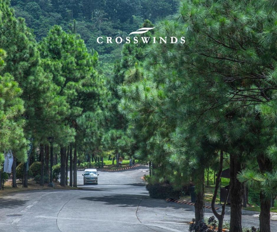 ホテル Alpine Breeze At Crosswinds Tagaytay タガイタイ エクステリア 写真